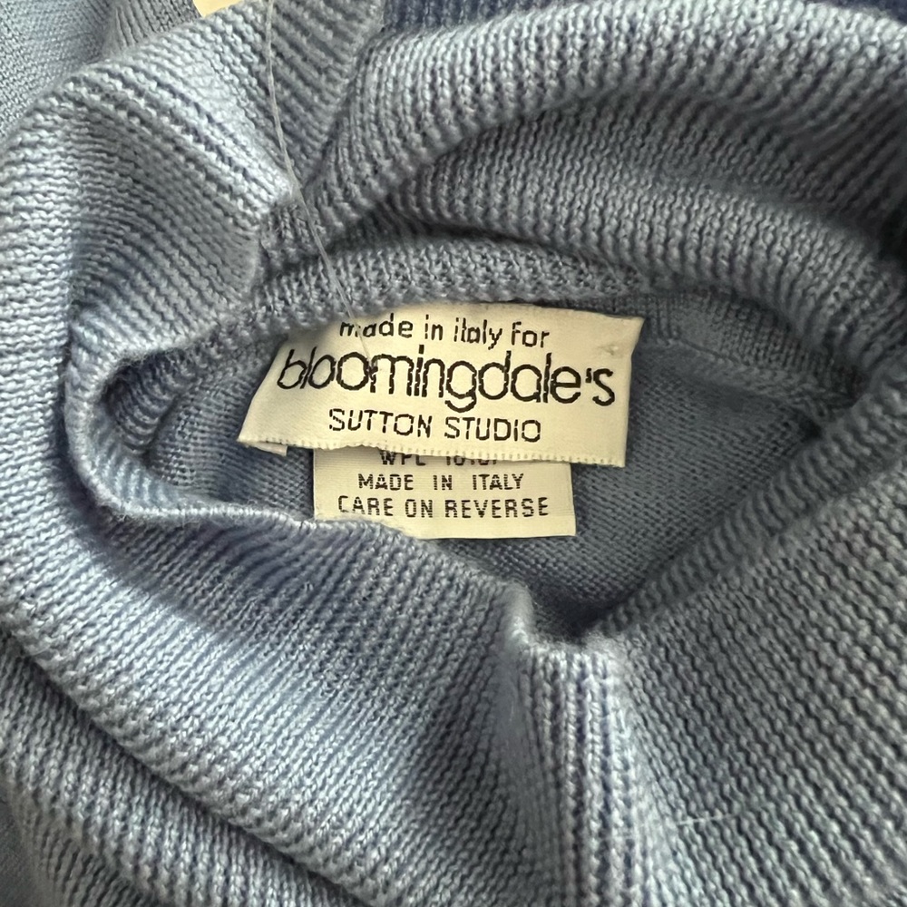 NWT Bloomingdale’s Sutton Studio turtleneck sweater. Lightweight. - Picture 6 of 6